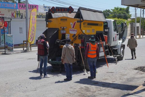 Amplía cobertura programa de bacheo