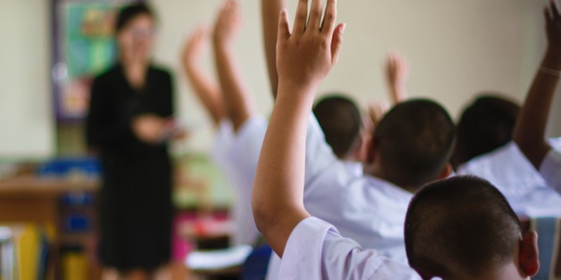 Pese a bloqueos, habrá clases este lunes en Tamaulipas