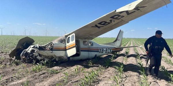 Avioneta se desploma en carretera Reynosa–San Fernando