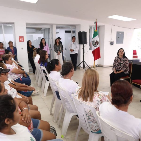 Atiende Américo demandas de las mujeres despicadoras en Tampico