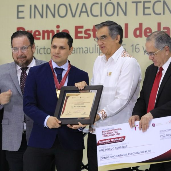 Entrega gobernador Premio Estatal de Ciencias, Creatividad e Innovación Tecnológica