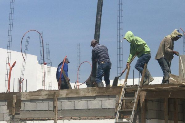 Alertan por riesgos para obreros ante primeras olas de calor en Tamaulipas