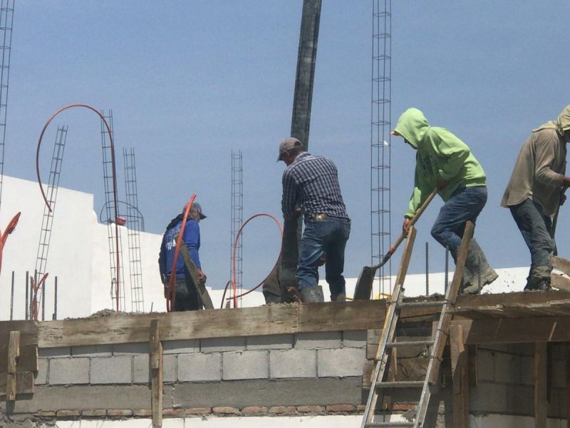 Alertan por riesgos para obreros ante primeras olas de calor en Tamaulipas