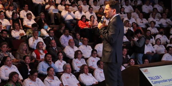 Pone en marcha Dámaso Anaya proyecto para transformar la práctica docente en la UAT