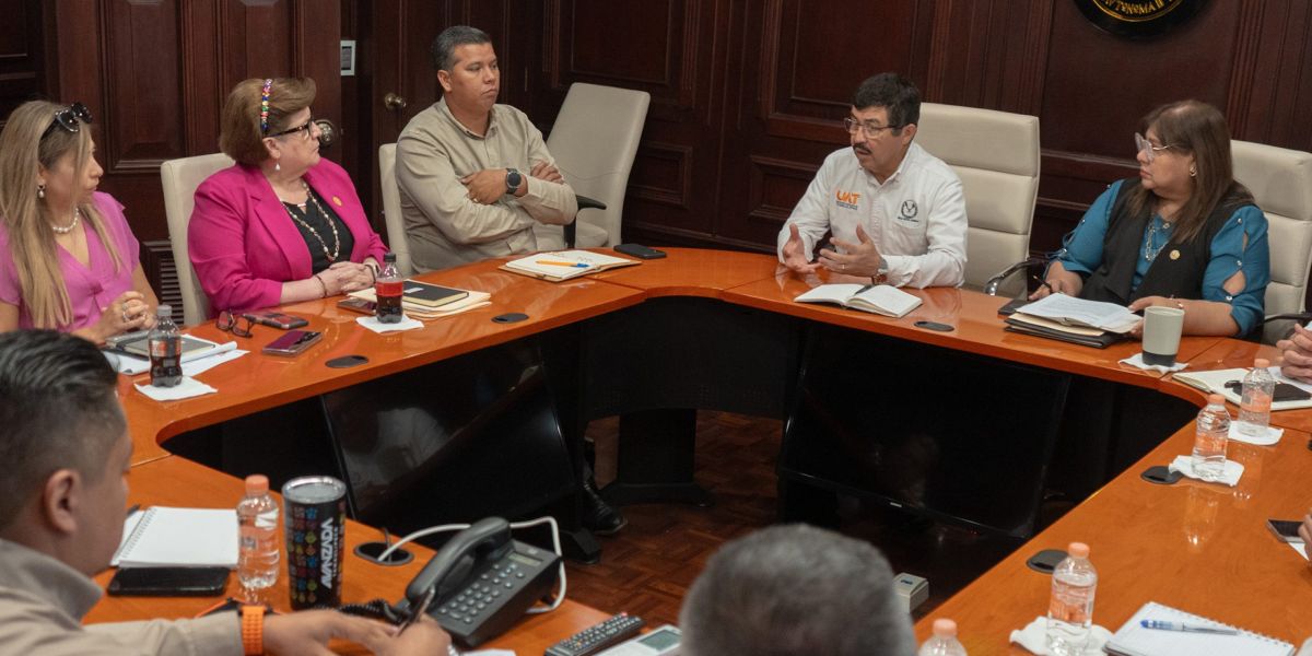 Llama rector a su gabinete a redoblar esfuerzos