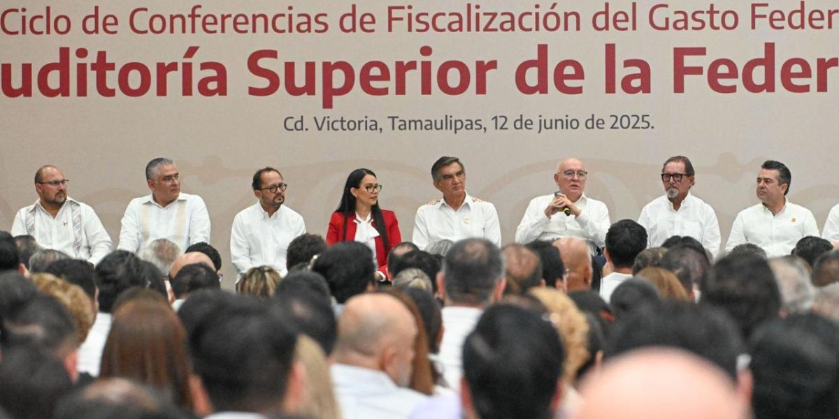 Asiste alcalde Eduardo Gattás a ciclo de conferencias de la ASF.