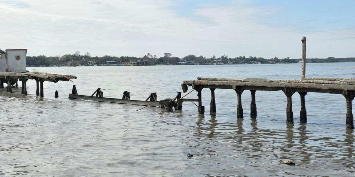 Cae puente “Pilotos” en la Colonia La Barra