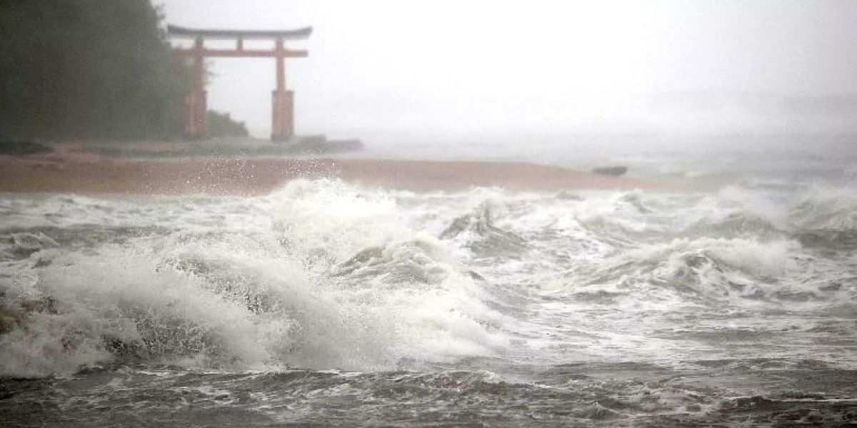 Evacuaron en Japón a más de 300 mil personas por tifón