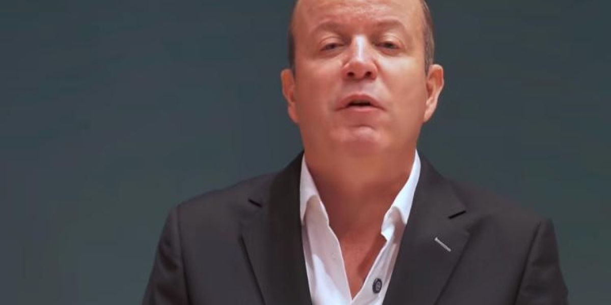 Aclara Carlos Canturosas que reforma a la Ley General de Salud no criminaliza el vapeo