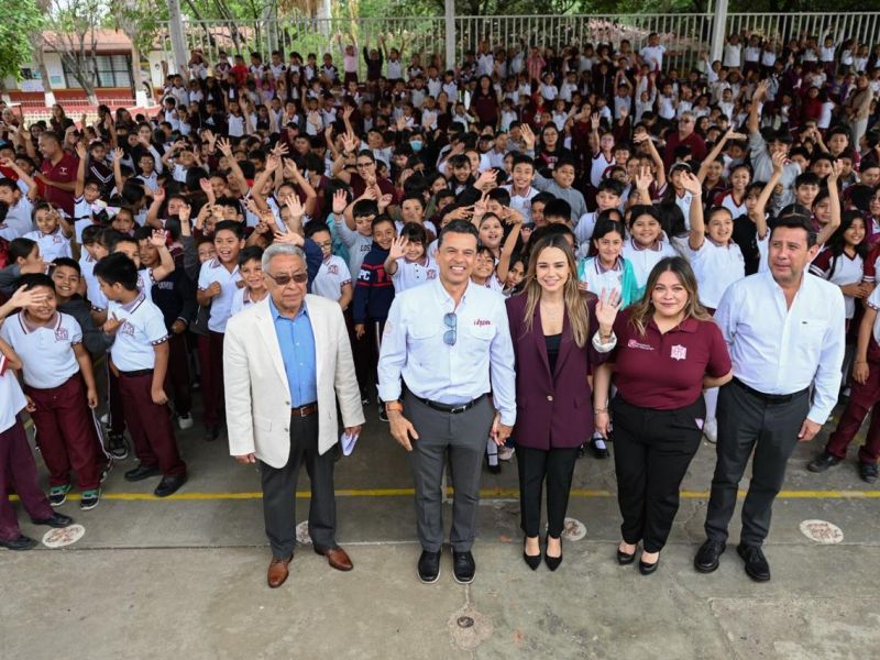Lleva soluciones alcalde a escuela Emilio Portes Gil