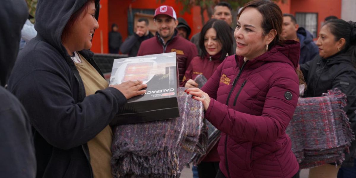 Entrega alcaldesa Carmen Lilia Canturosas y sistema DIF cobertores y calentadores a familias del poniente de la ciudad