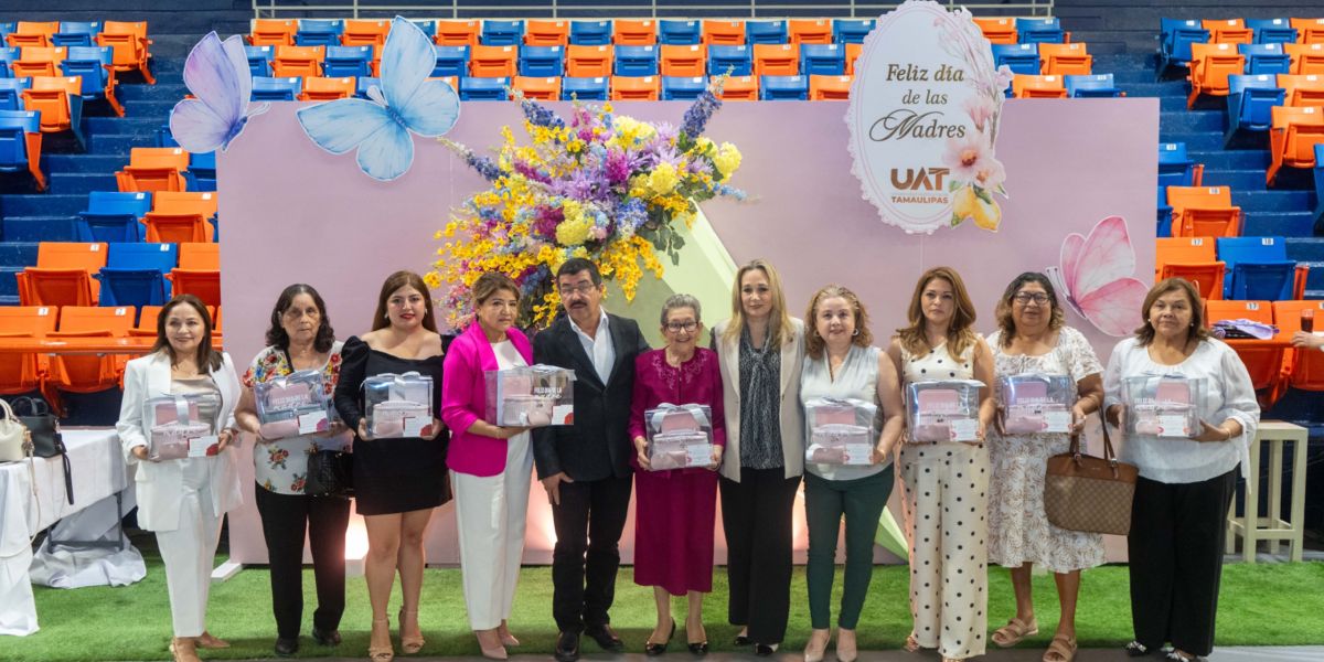 Dámaso Anaya reconoce la labor de las madres trabajadoras de la UAT