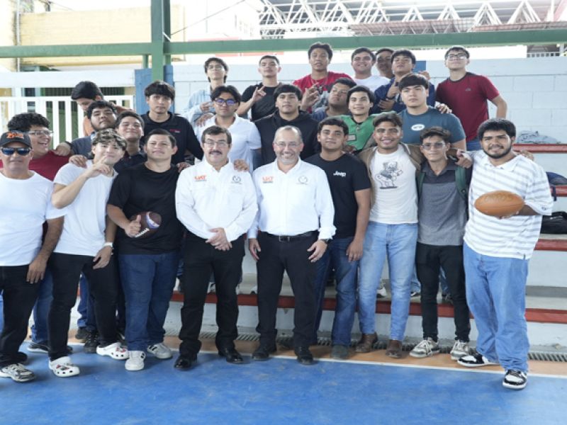 Rector y estudiantes de la UAT comparten jornada universitaria