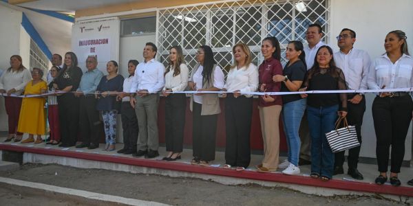 Entrega alcalde aula educativa en arranque del ciclo escolar en Victoria