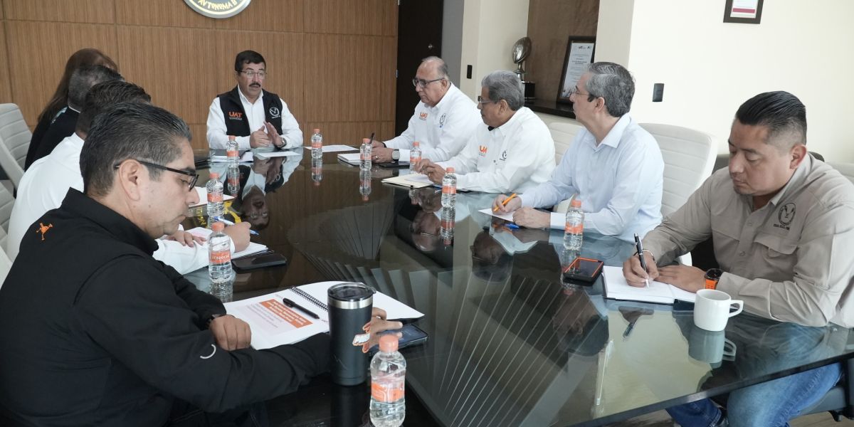 Evalúa rector avances institucionales de la UAT