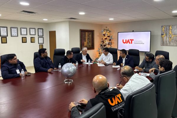 Logra la UAT 500 plazas para sus egresados en Aduanas de México