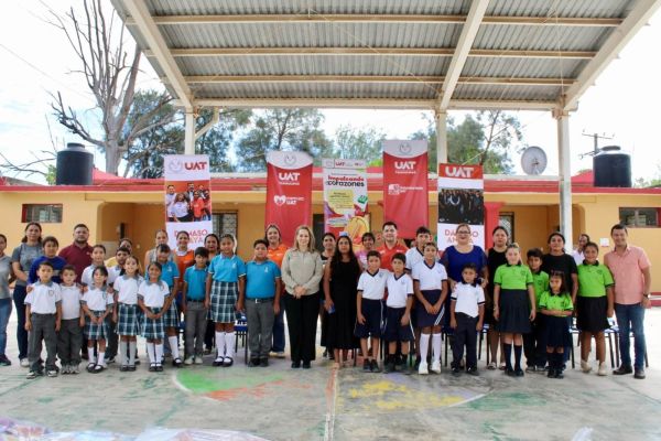 Entrega Familia UAT útiles escolares en escuelas primarias de Güémez y Ciudad Victoria