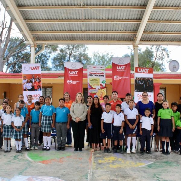 Entrega Familia UAT útiles escolares en escuelas primarias de Güémez y Ciudad Victoria