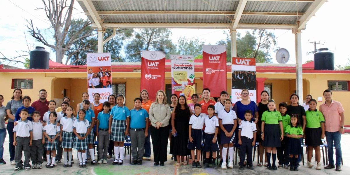 Entrega Familia UAT útiles escolares en escuelas primarias de Güémez y Ciudad Victoria