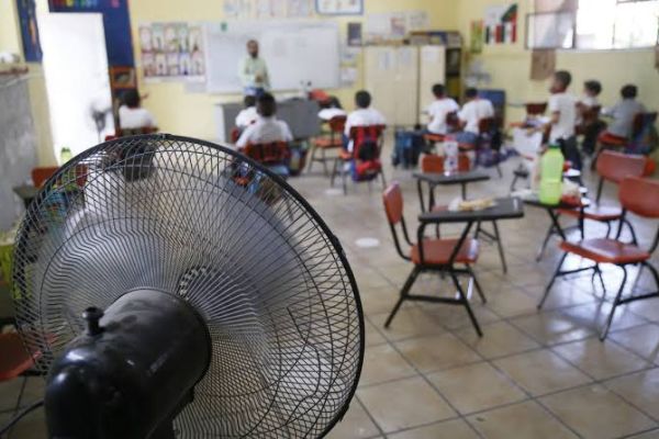 Tamaulipas alista clases en línea por calor extremo