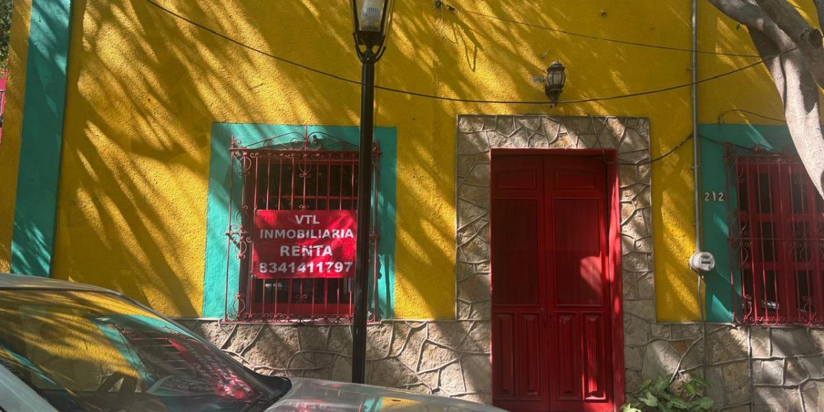 Se renta casa antigua en “CUADRA MÁGICA”