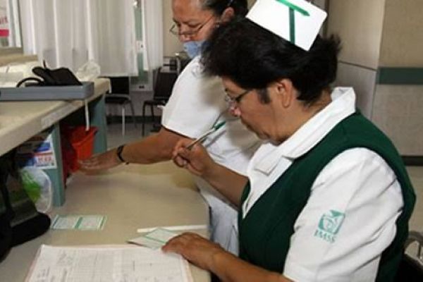 Eliminan y recortan compensaciones a jefes médicos en hospitales de Tamaulipas