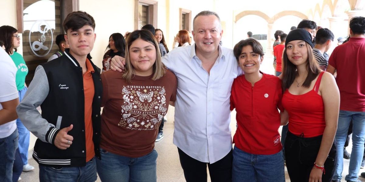 Promoverá Carlos Canturosas políticas para garantizar educación de niños y jóvenes neolaredenses