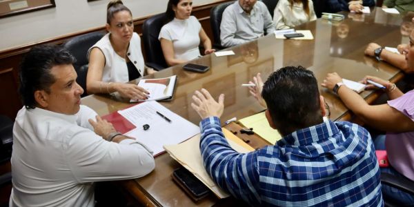 Sostiene alcalde Lalo Gattás reunión de trabajo con Gabinete Económico