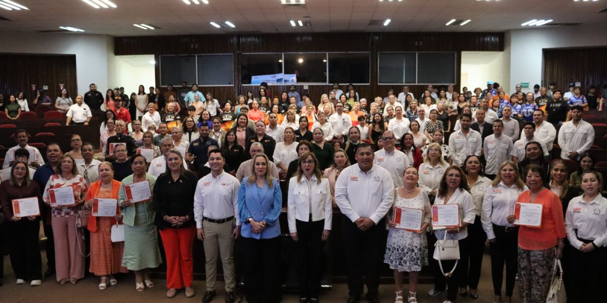 Capacita la UAT a personas mayores en el uso de herramientas digitales