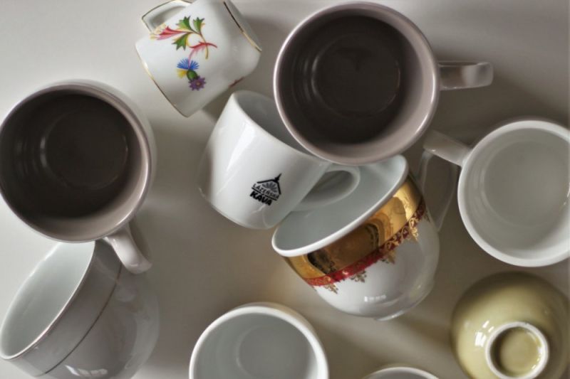¿Qué tipo de taza conserva mejor el calor de bebidas?