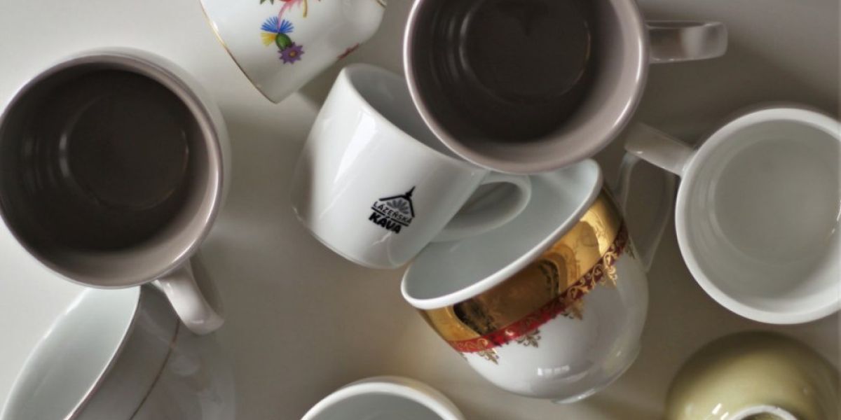 ¿Qué tipo de taza conserva mejor el calor de bebidas?