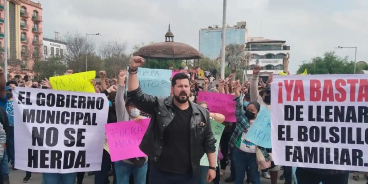 Revientan morenistas de Reynosa: Protestan 2 mil contra Peña Ortiz