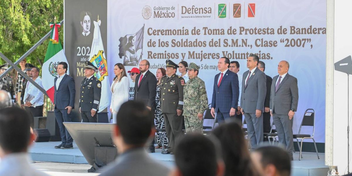 Asiste alcalde de Victoria a ceremonia de toma de protesta de jóvenes del SMN