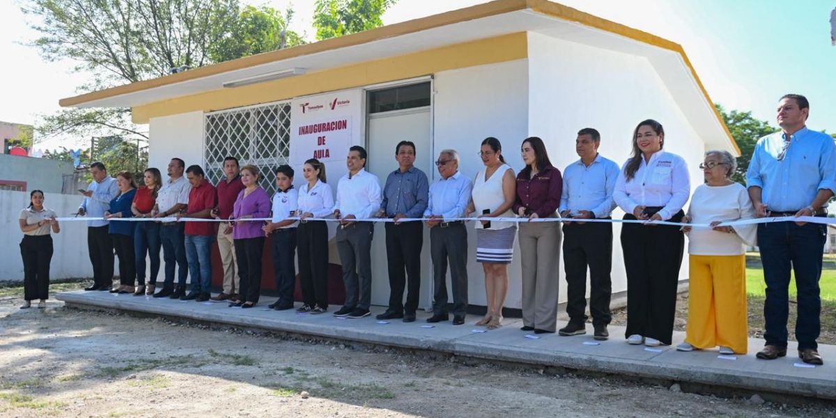 Entrega Ayuntamiento, aula a la escuela primaria Francisco Márquez