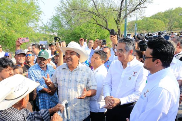 Américo Villarreal ofrece respaldo a ejidatarios de Llera