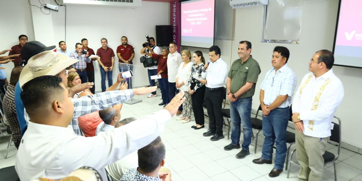Entrega alcalde nombramientos a delegados ejidales