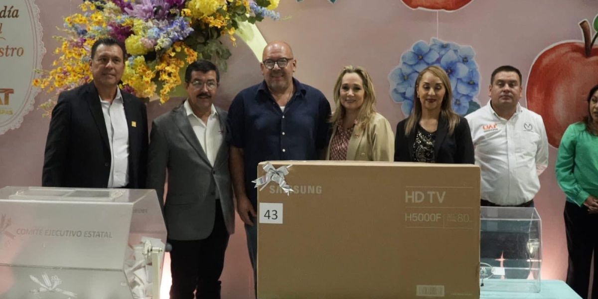 Reconoce Dámaso Anaya labor docente como pilar en la transformación de la UAT