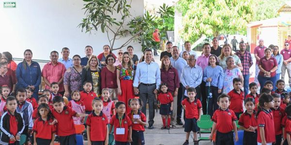 Entrega alcalde aula especial a jardín de niños Beatriz Ordóñez Acuña