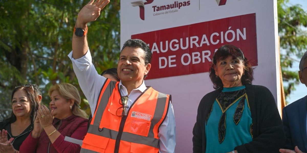Inaugura Lalo Gattás calles de concreto hidráulico en la colonia Obrera