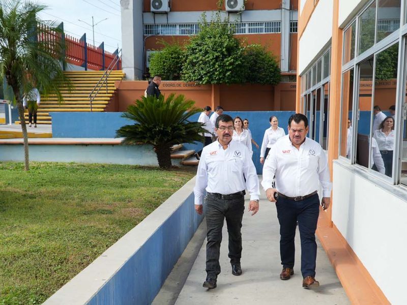 Rector de la UAT supervisa avances de obras de remodelación en la Facultad de Derecho Victoria