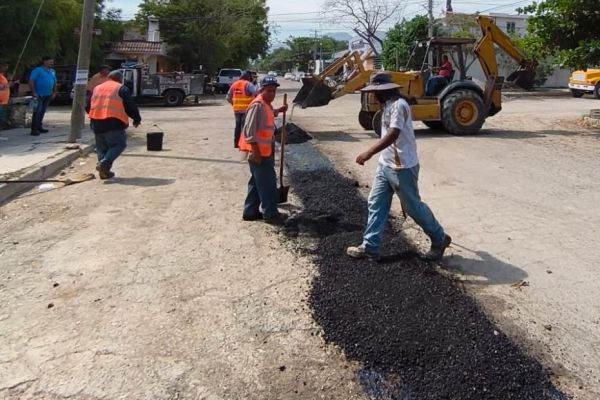 Mantiene Municipio acciones de bacheo en periodo vacacional