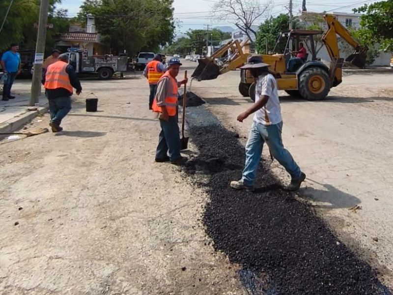 Mantiene Municipio acciones de bacheo en periodo vacacional