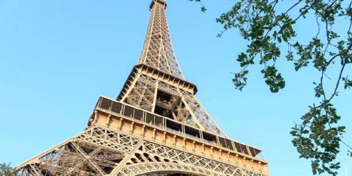 Cerraron la Torre Eiffel por huelga de trabajadores, piden mejor pago