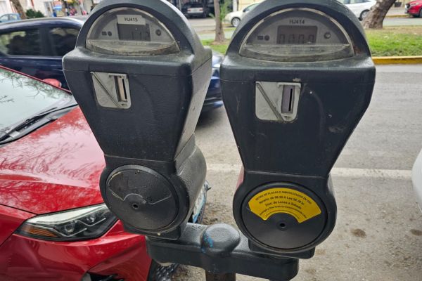 Ayuntamiento perfila decisión sobre parquímetros en Victoria