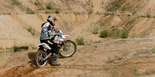 ¿Por qué elegir una moto off road?