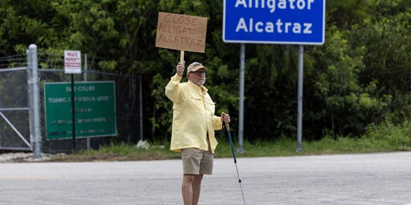 Activistas temen por futuro de migrantes tras cierre definitivo del centro “Alligator Alcatraz”