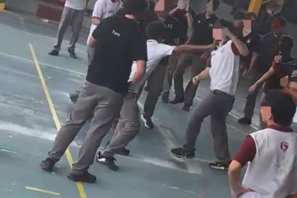 Riñas en preparatorias no cesan