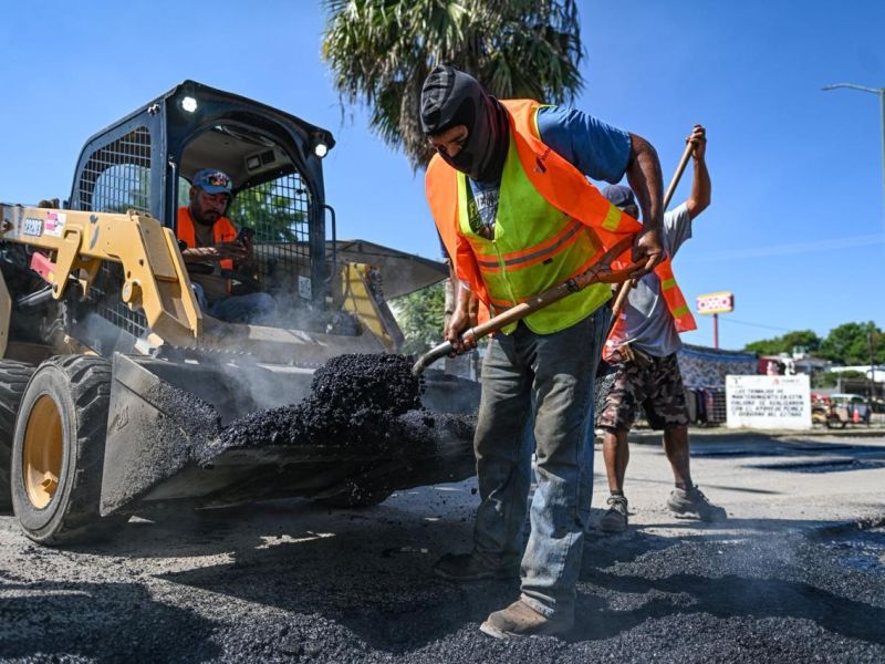 Llega plan emergente de bacheo a la Av. Carlos Adrián Avilés