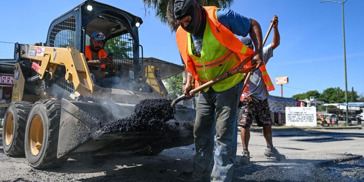 Llega plan emergente de bacheo a la Av. Carlos Adrián Avilés