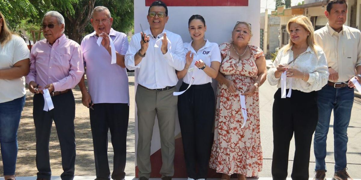 Habitantes de Lomas de Calamaco reciben dos calles más pavimentadas